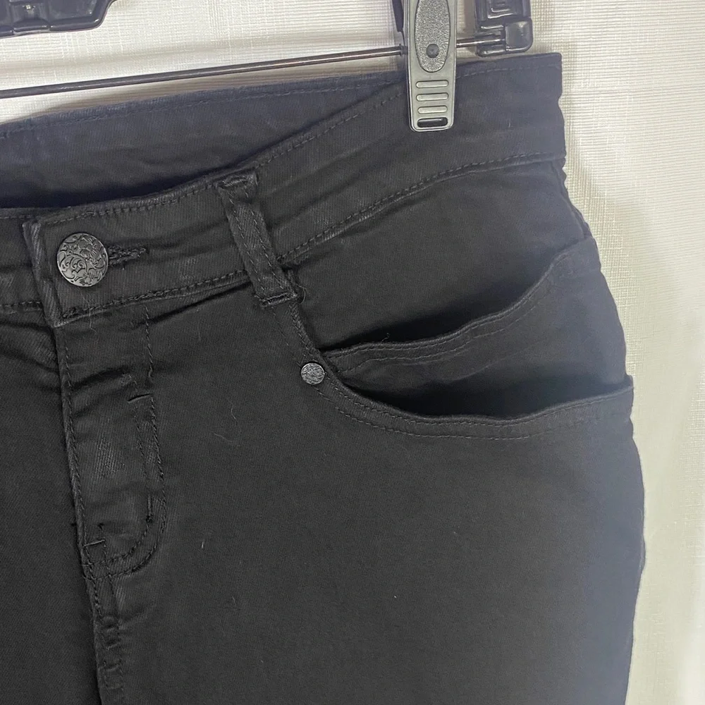 Women’s Straight Jeans With Big Pockets - Picture 3 of 8